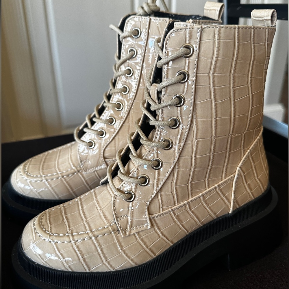 NWT Leather Ankle Boots, embossed beige. 7.